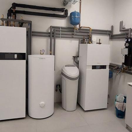 Kotłownia hybrydowa Vitodens 222 F i pompa ciepła typu Split Vitocal 222 S